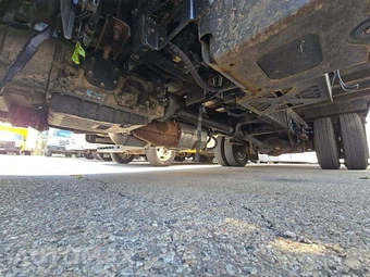 2020 Isuzu NPR HD Base Low Tilt – miniatura 7