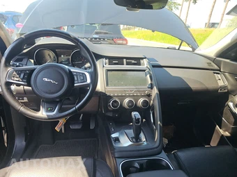 2020 Jaguar E-PACE SE – miniatura 11