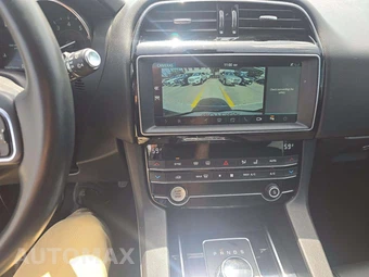 2020 Jaguar F-PACE 25t Premium – miniatura 7