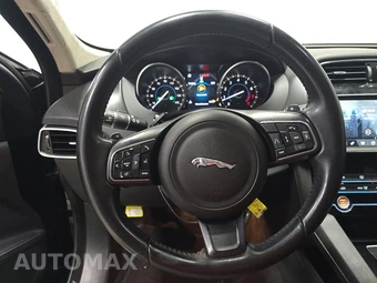 2020 Jaguar F-PACE 25t Premium – miniatura 10