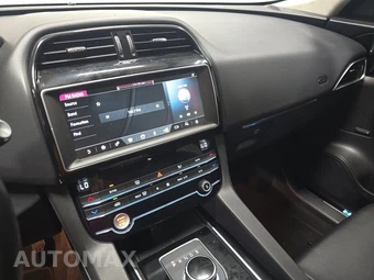 2020 Jaguar F-PACE 25t Premium – miniatura 11