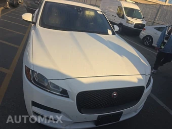 2020 Jaguar F-PACE 25t Premium – miniatura 2