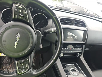 2020 Jaguar F-PACE 25t Premium - miniatura 11