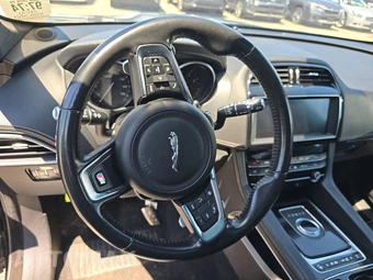 2020 Jaguar F-PACE S – miniatura 10