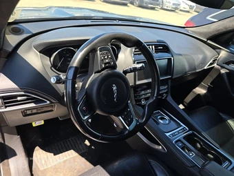2020 Jaguar F-PACE S – miniatura 11