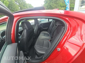 2020 Jaguar XE R-Dynamic S – miniatura 13