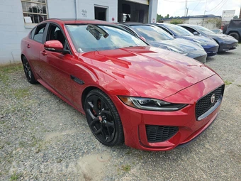 2020 Jaguar XE R-Dynamic S – miniatura 4