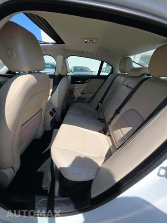 2020 Jaguar XE S – miniatura 13