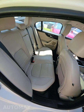 2020 Jaguar XE S – miniatura 16