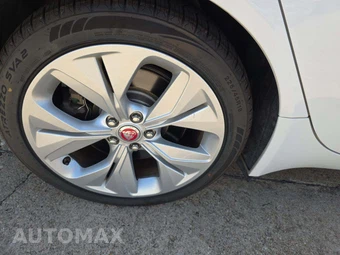 2020 Jaguar XE S – miniatura 23