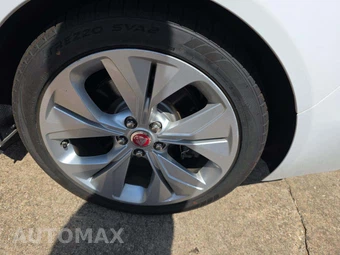 2020 Jaguar XE S – miniatura 25