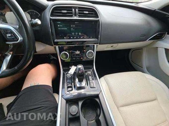 2020 Jaguar XE S – miniatura 10