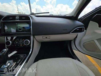 2020 Jaguar XE S – miniatura 19