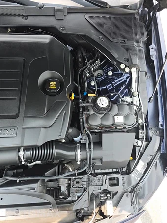 2020 Jaguar XE S – miniatura 25