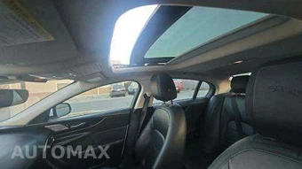 2020 Jaguar XE S – miniatura 11