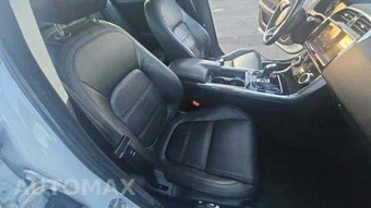 2020 Jaguar XE S – miniatura 18