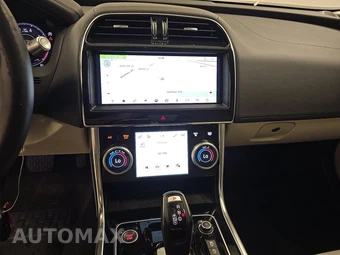 2020 Jaguar XE S – miniatura 11