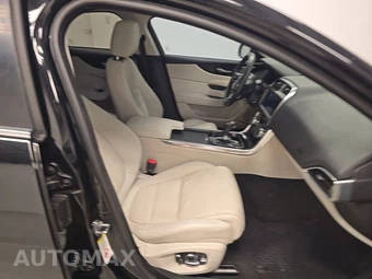 2020 Jaguar XE S – miniatura 8