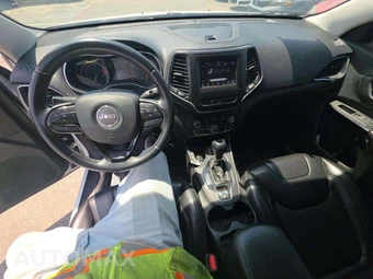 2020 Jeep Cherokee Altitude Edition - miniatura 10