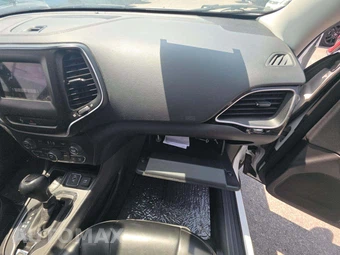 2020 Jeep Cherokee Altitude Edition - miniatura 19