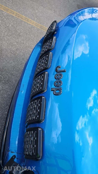 2020 Jeep Cherokee Altitude Edition - miniatura 32
