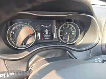2020 Jeep Cherokee Altitude Edition - miniatura 9