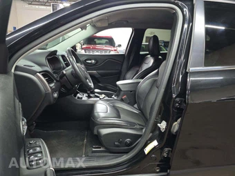 2020 Jeep Cherokee Latitude Plus - miniatura 3