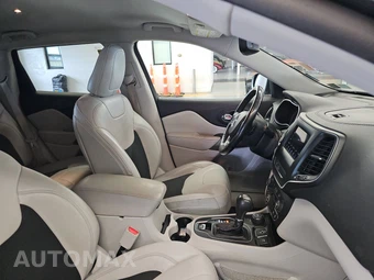 2020 Jeep Cherokee Latitude Plus - miniatura 8