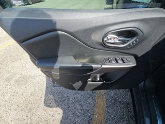 2020 Jeep Cherokee Limited – miniatura 9