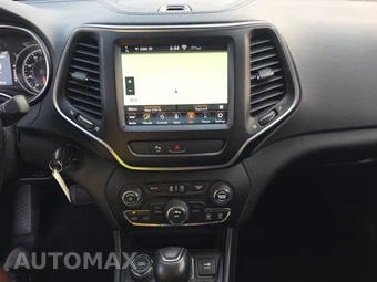 2020 Jeep Cherokee North Edition - miniatura 11