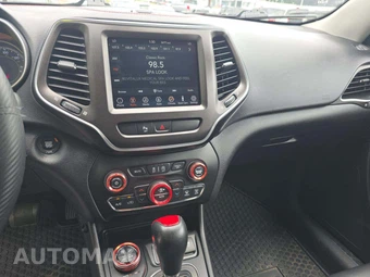 2020 Jeep Cherokee Trailhawk - miniatura 7