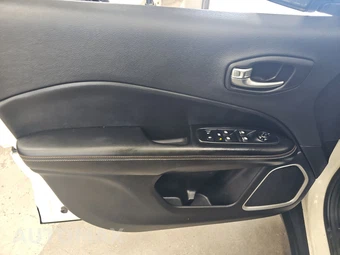 2020 Jeep Compass Latitude – miniatura 9