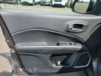 2020 Jeep Compass Latitude - miniatura 9