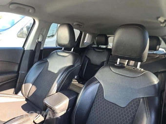 2020 Jeep Compass Latitude - miniatura 11