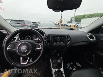 2020 Jeep Compass Latitude – miniatura 11