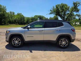 2020 Jeep Compass Latitude w/Sun & Safety Pkg - miniatura 11