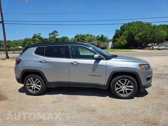 2020 Jeep Compass Latitude w/Sun & Safety Pkg - miniatura 16