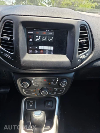 2020 Jeep Compass Latitude w/Sun & Safety Pkg - miniatura 2