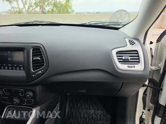 2020 Jeep Compass Latitude w/Sun & Safety Pkg - miniatura 16