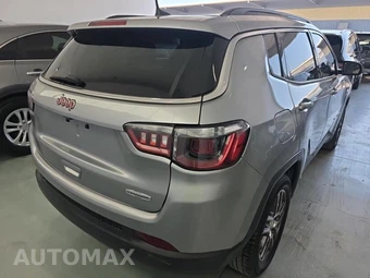 2020 Jeep Compass Latitude w/Sun & Safety Pkg - miniatura 4