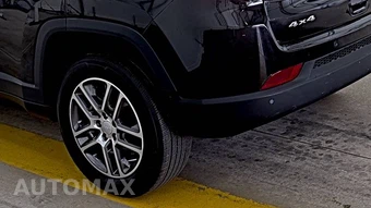 2020 Jeep Compass Latitude w/Sun & Safety Pkg - miniatura 10