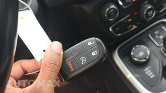 2020 Jeep Compass Latitude w/Sun & Safety Pkg - miniatura 24