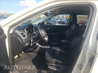 2020 Jeep Compass Latitude w/Sun & Wheel Pkg – miniatura 7