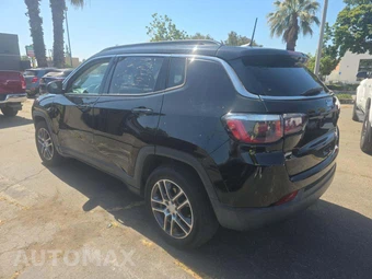 2020 Jeep Compass Latitude w/Sun & Wheel Pkg – miniatura 2