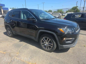 2020 Jeep Compass Latitude w/Sun & Wheel Pkg – miniatura 4