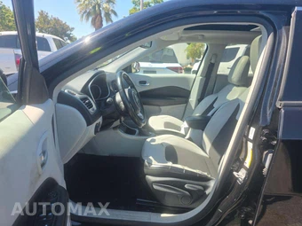 2020 Jeep Compass Latitude w/Sun & Wheel Pkg – miniatura 6