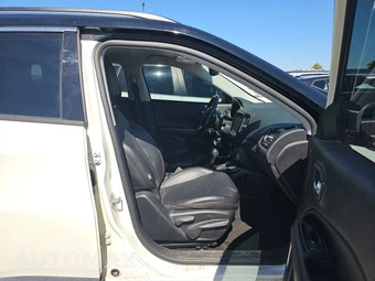 2020 Jeep Compass Limited - miniatura 8