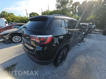 2020 Jeep Compass North Edition - miniatura 4