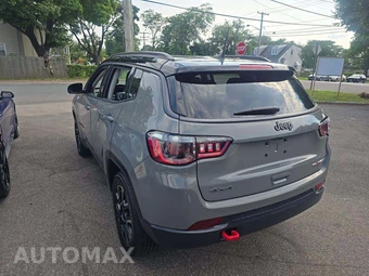 2020 Jeep Compass Trailhawk - miniatura 2
