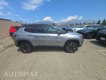 2020 Jeep Compass Trailhawk - miniatura 4